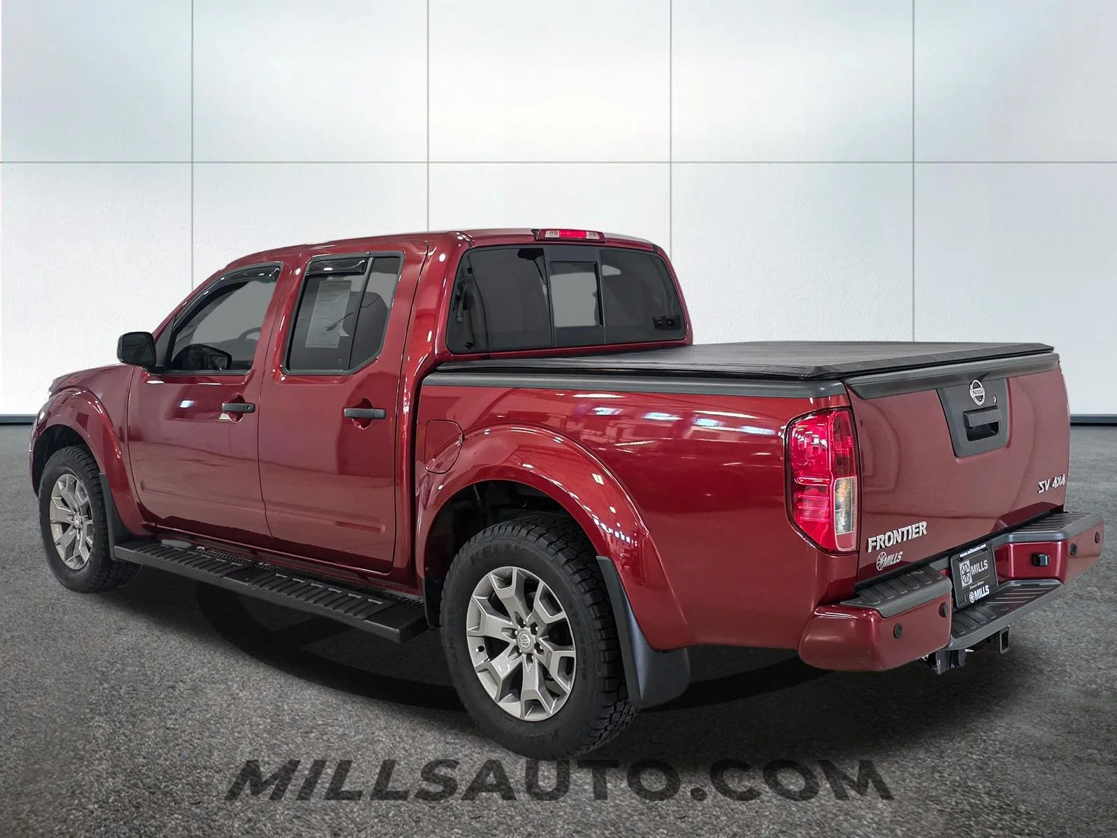 Used 2020 Red Nissan SV image 4