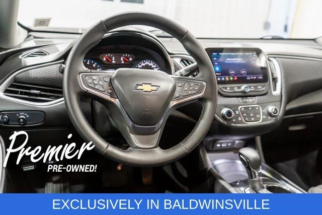 Used 2025 White Chevrolet LT image 12