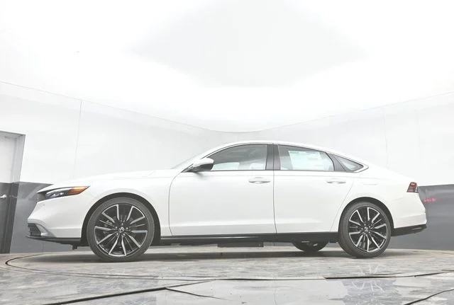 New 2026 Platinum White Pearl Honda Touring Hybrid image 48