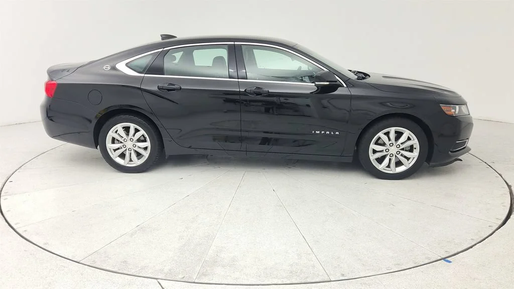 Certified Used 2016 MOSAIC BLACK METALLIC Chevrolet LT image 8