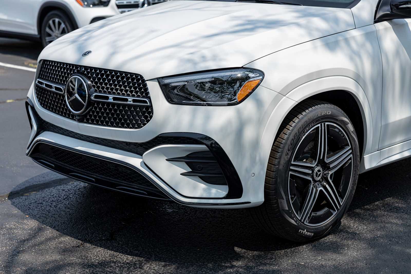 New 2026 MANUFAKTUR Moonlight White Magno Mercedes-Benz GLE 350 image 39