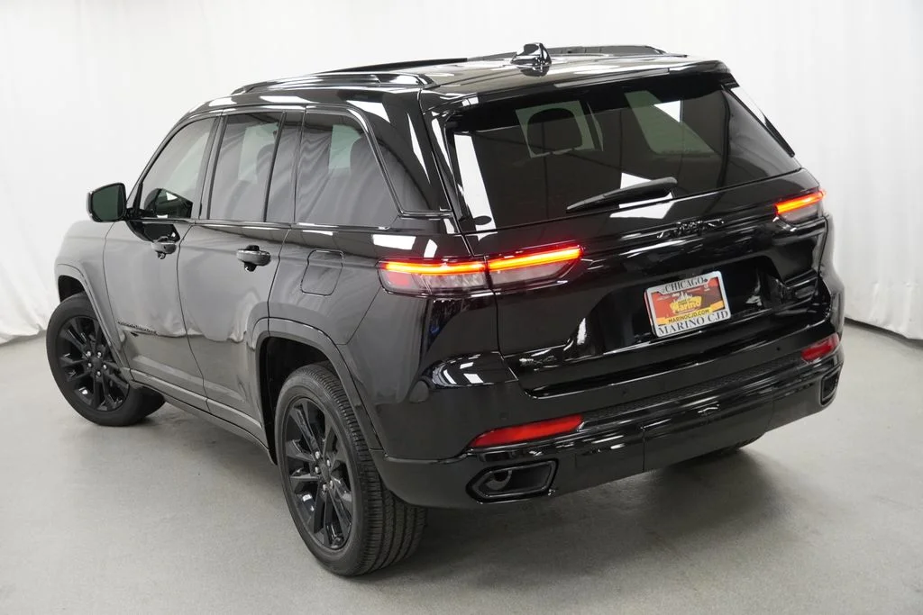 Used 2023 Black Jeep Overland image 12