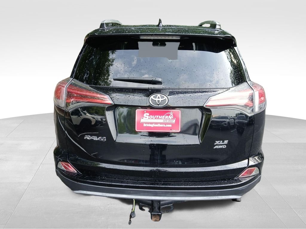 Used 2016 Black Toyota XLE image 10