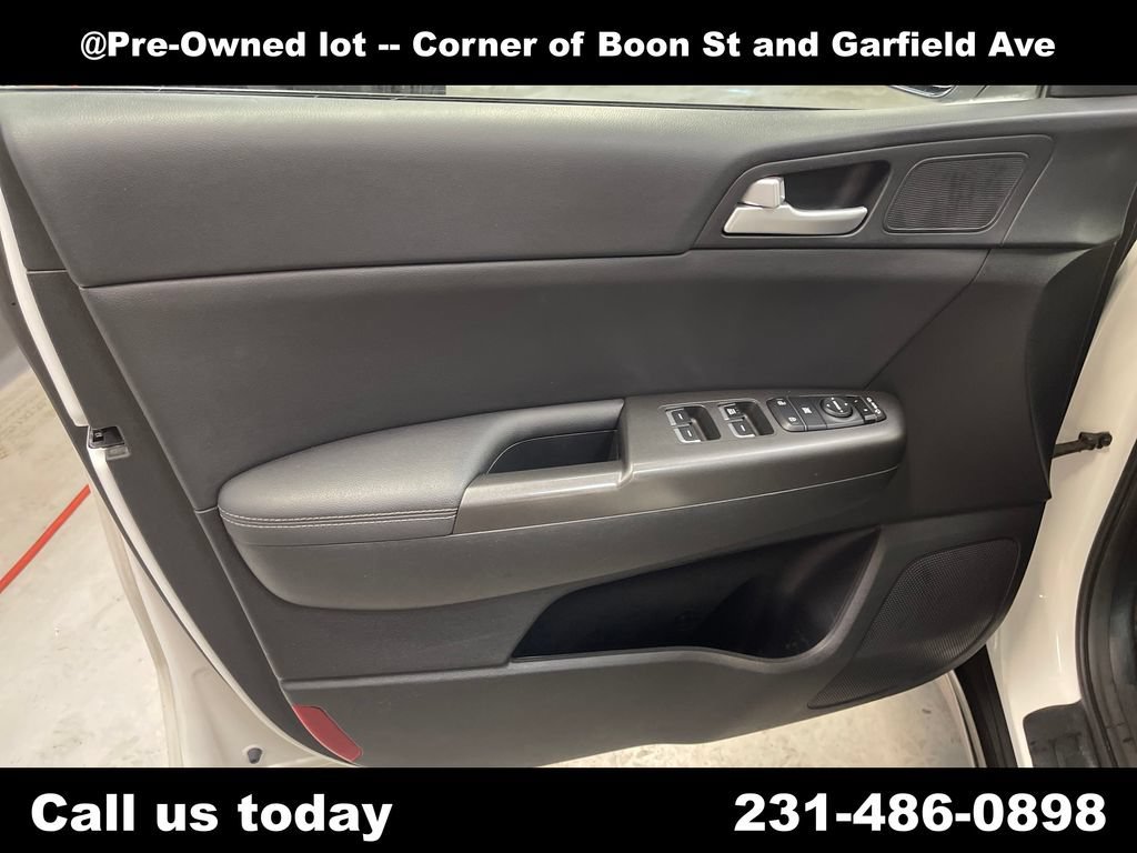 Used 2021  Kia S image 15