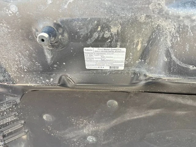 Used 2025  Ford Lariat image 4