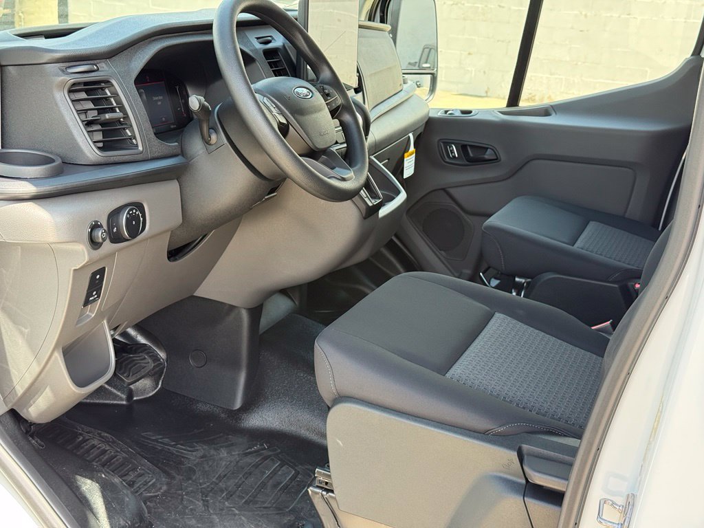 New 2026 Oxford White Ford Cargo Van image 5