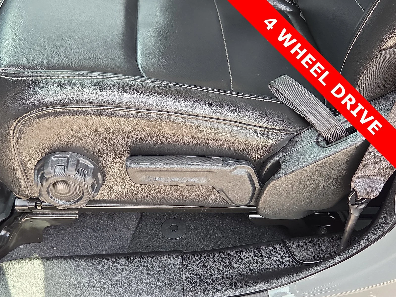 Used 2023 Sting-Gray Clearcoat Jeep Sahara image 14