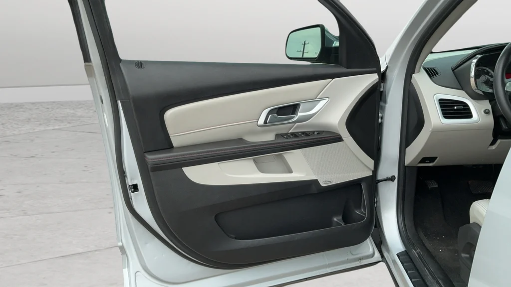 Used 2011 Silver GMC SLT-2 image 18