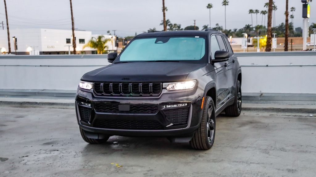 New 2026 Diamond Black Jeep Limited image 4