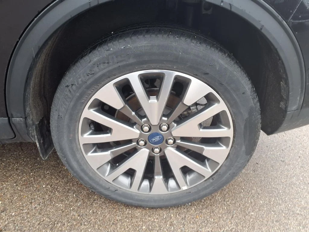 Used 2022 Black Ford Titanium image 6