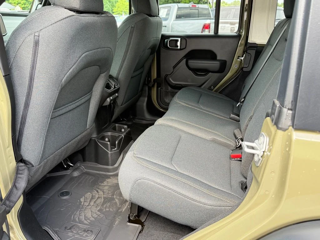 2025 Jeep Wrangler 4-Door Willys - Photo 17