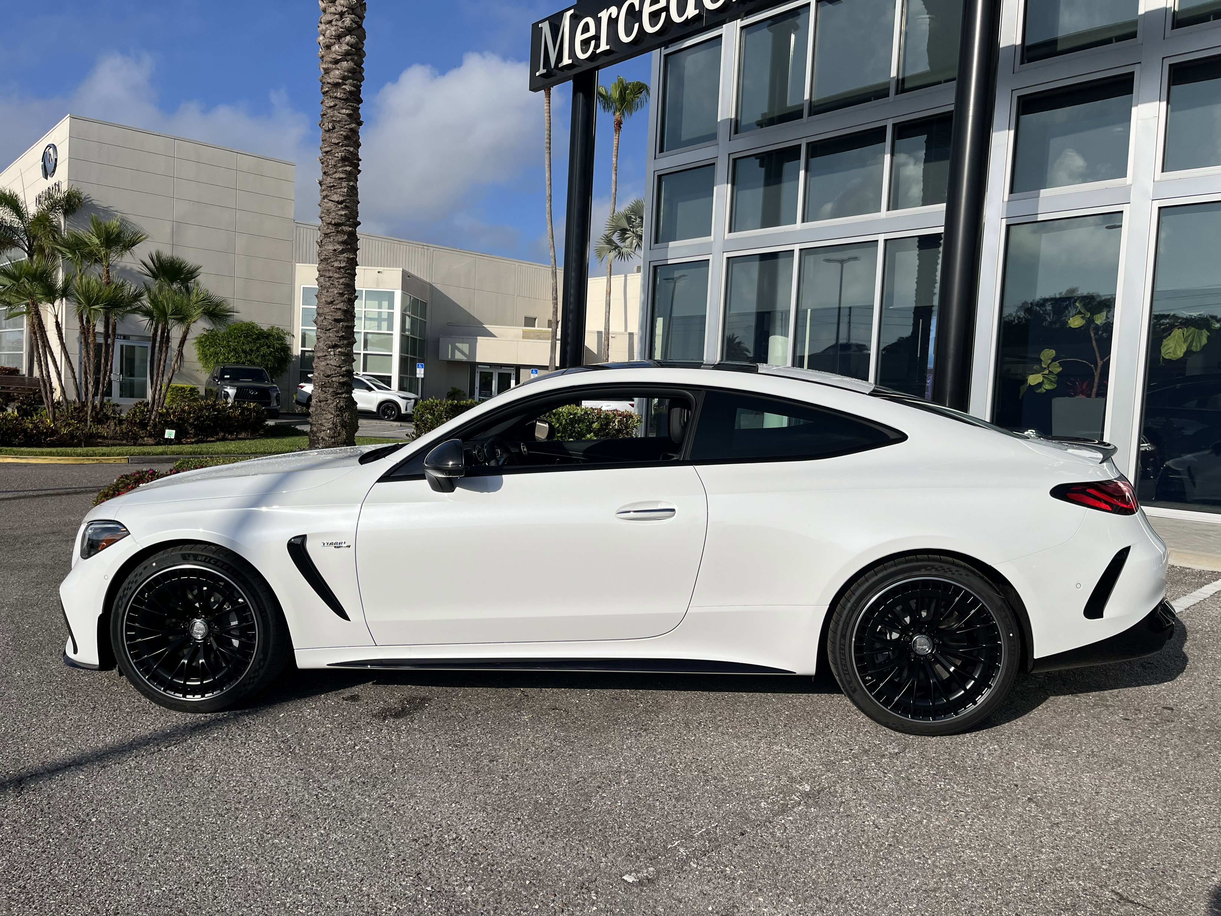 New 2026 MANUFAKTUR Moonlight White Metallic Mercedes-Benz AMG® CLE 53 image 32