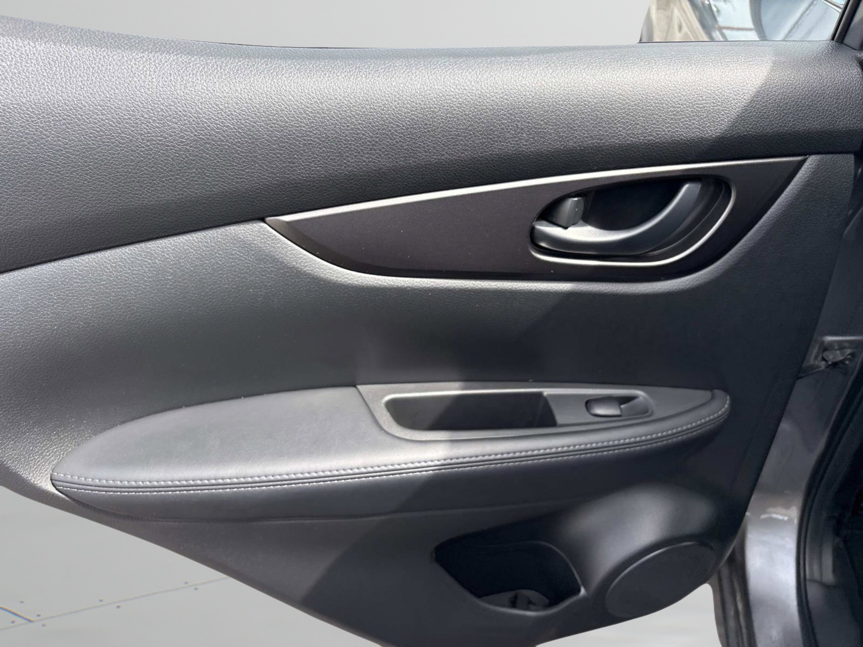 Used 2022 Gun Metallic Nissan S image 15