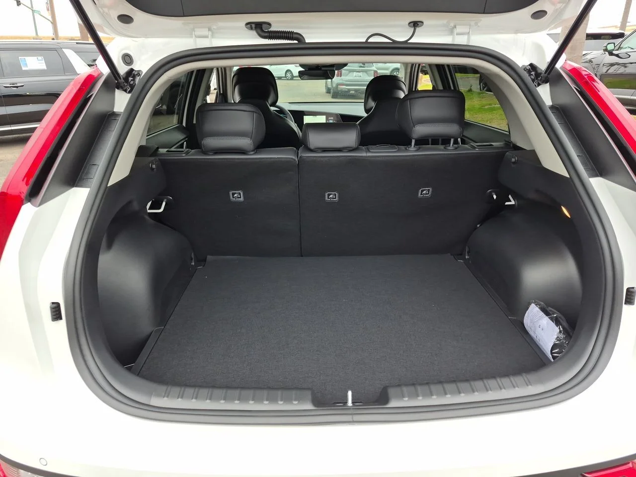 New 2026 Snow White Pearl Kia EX image 26