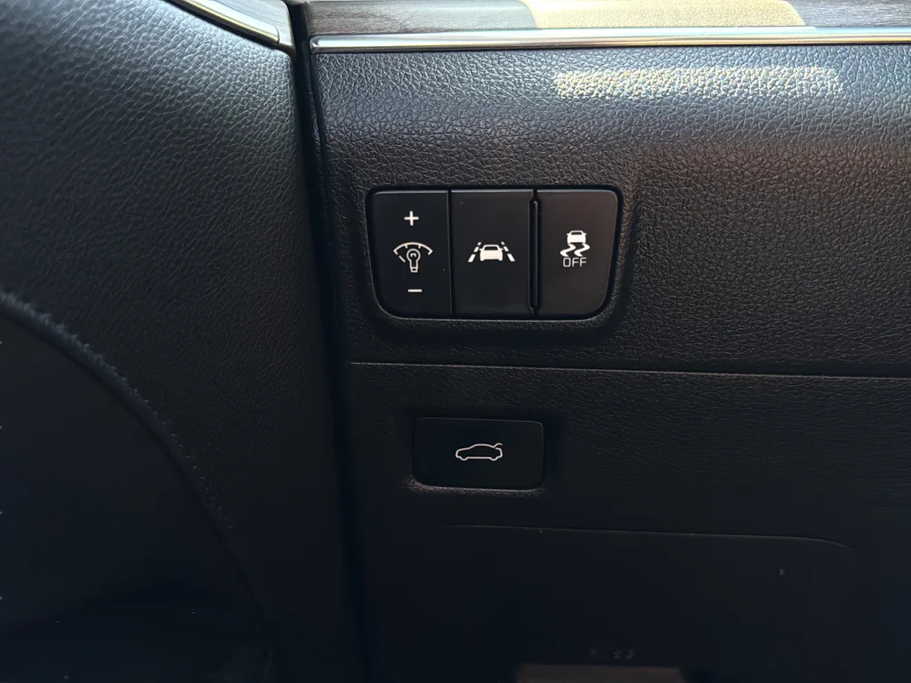 2023 Kia K5 EX - Photo 17
