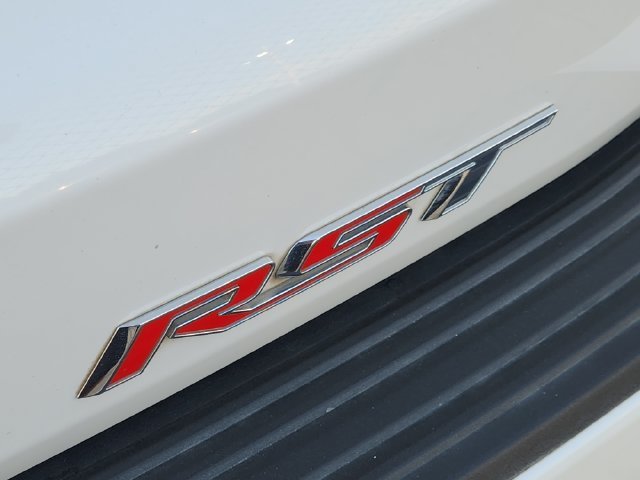 Used 2021 SUMMIT WHITE Chevrolet RST image 10