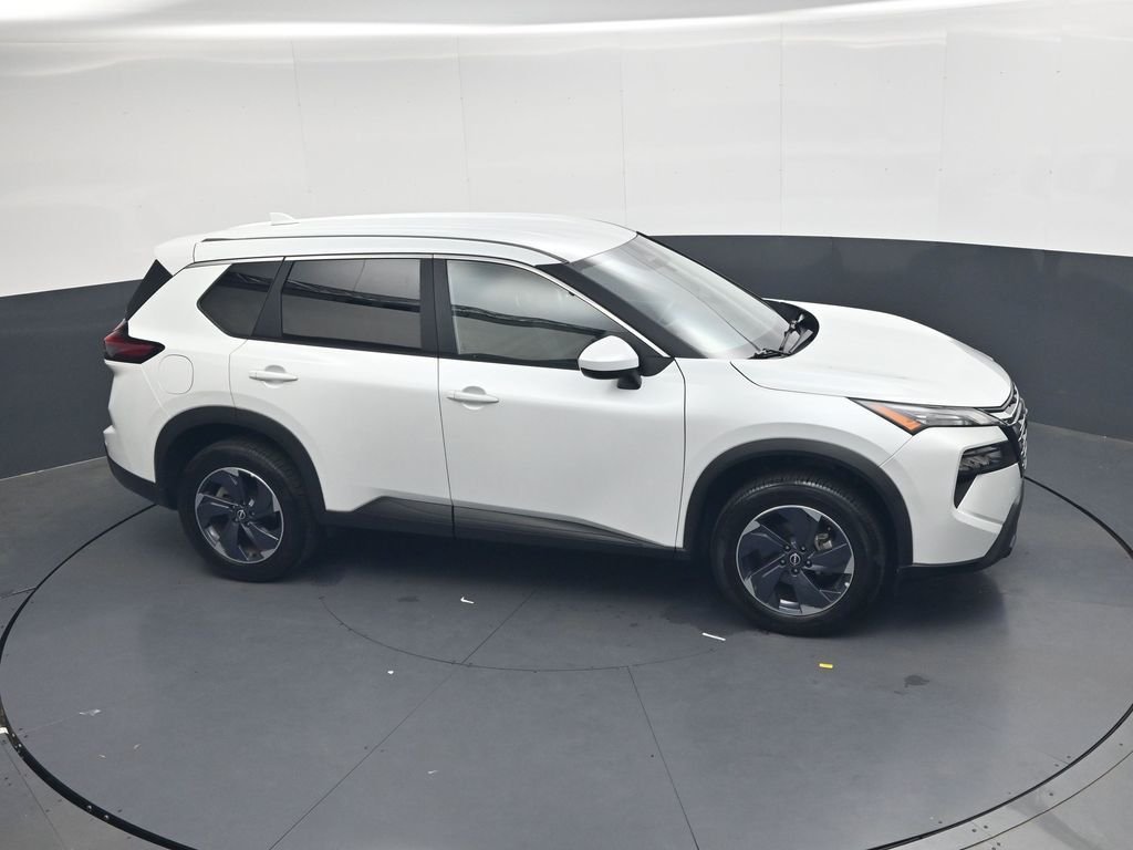 Used 2025 White Nissan SV image 24