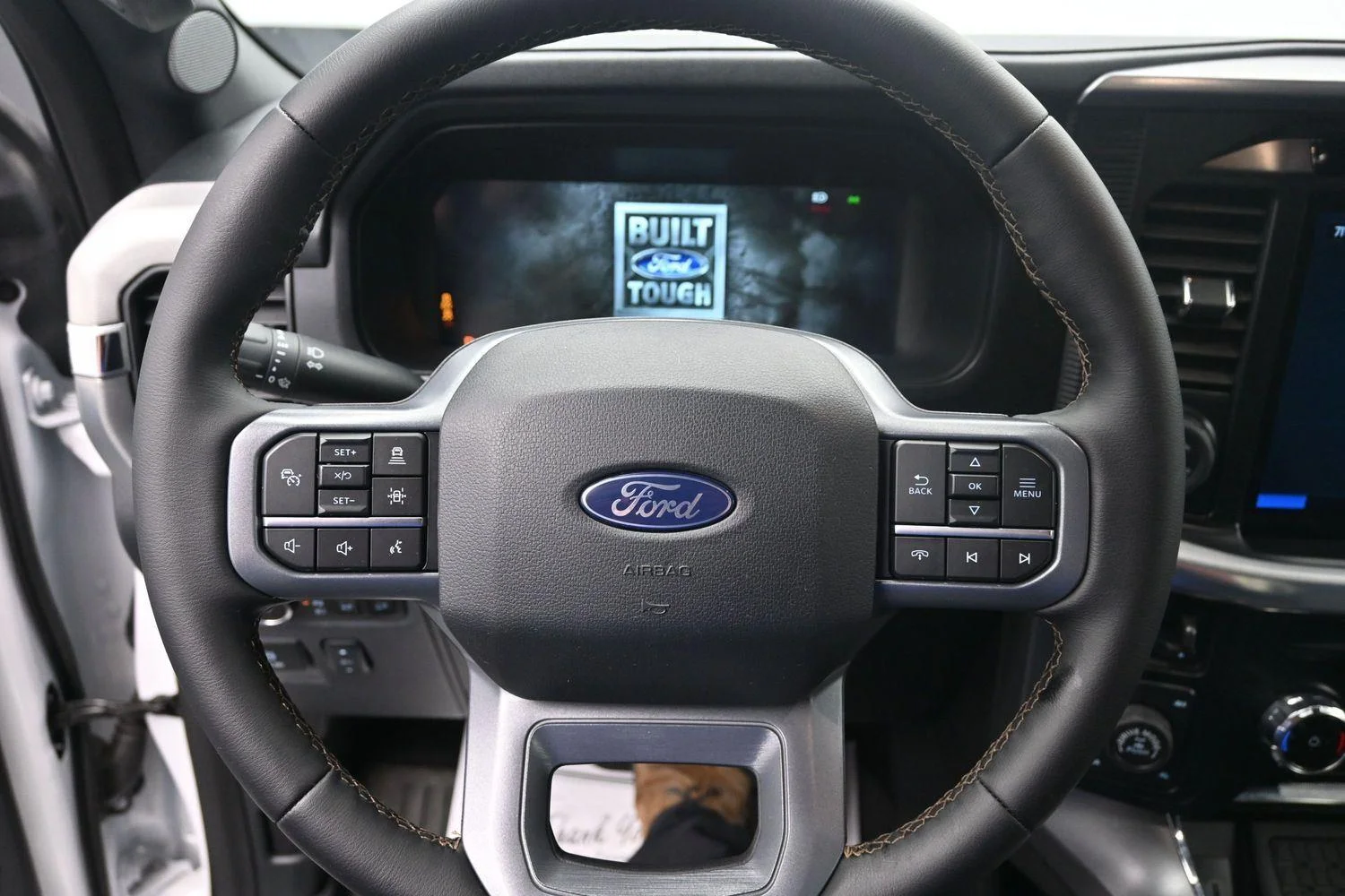 Used 2025 Oxford White Ford LARIAT image 26