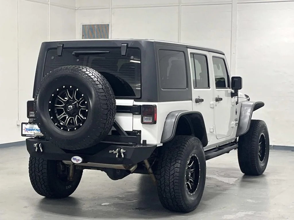 Used 2015 Bright White Clearcoat Jeep Sport 4 Door Hard Top 4WD 3.6L V6 image 8