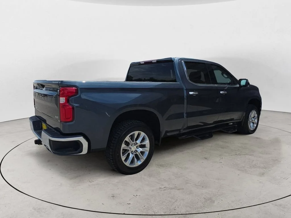 Used 2019 SHADOW GRAY METALLIC Chevrolet LTZ image 5