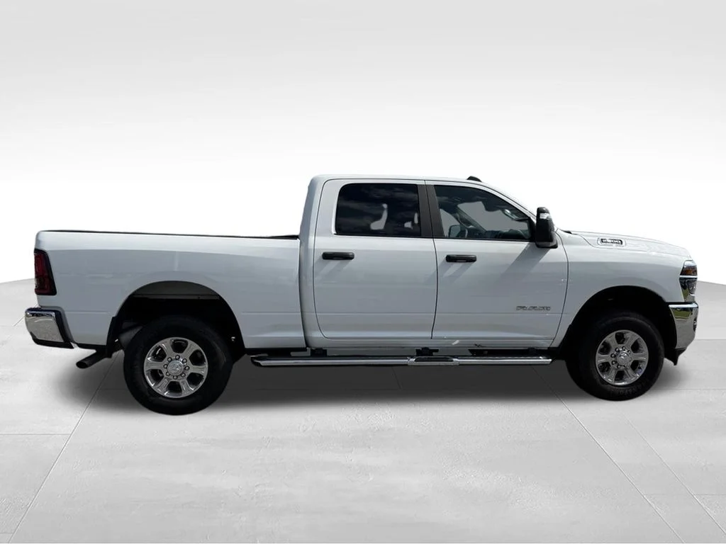 Used 2026 White Ram Big Horn image 27