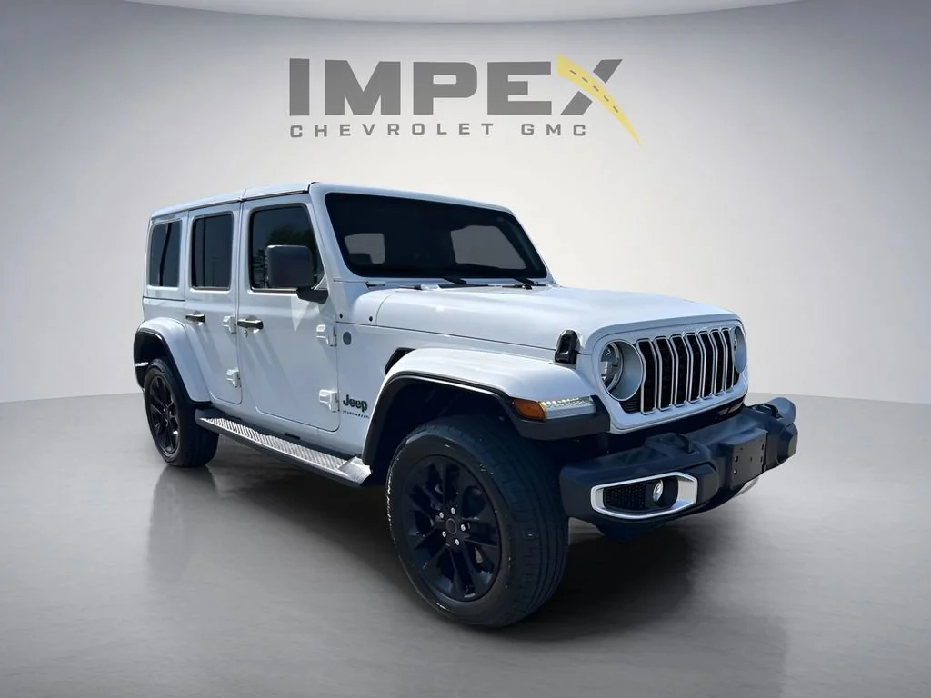 Used 2025 White Jeep Sahara image 7