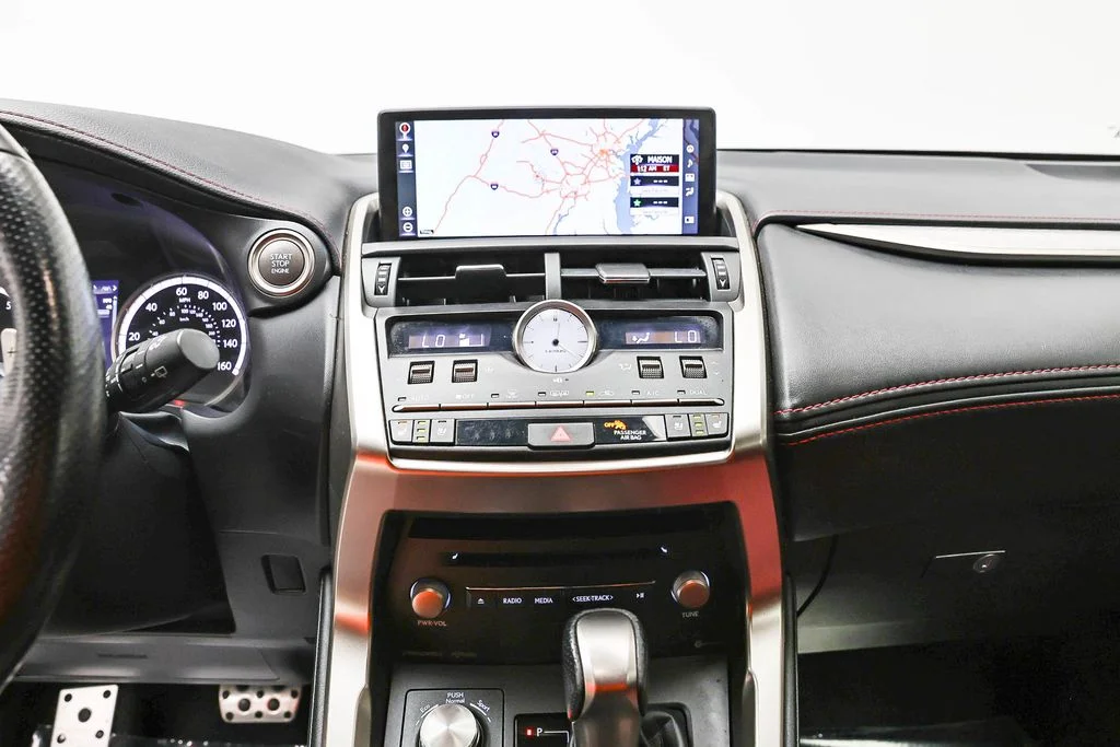 Used 2018  Lexus  image 11