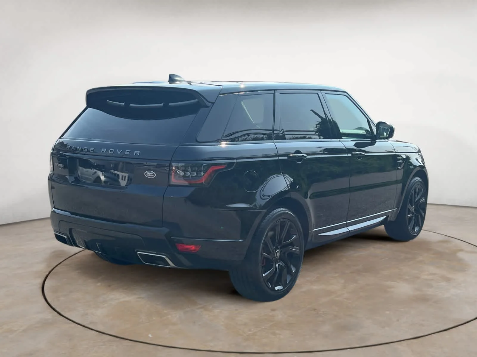Certified Used 2022 Santorini Black Metallic Land Rover HSE Dynamic image 5