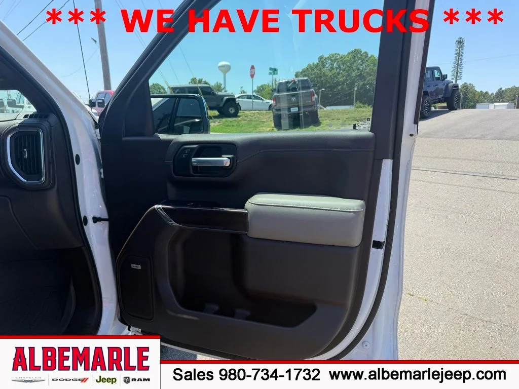 Used 2020 White GMC SLT image 28