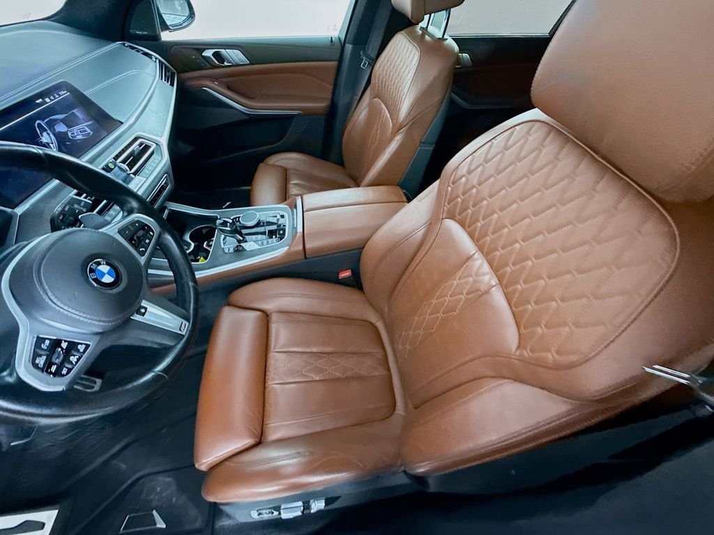 Used 2021 Black BMW M50i image 5