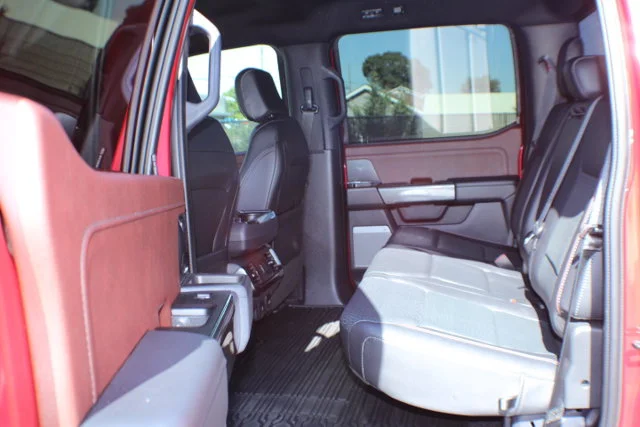 Used 2022  Ford LARIAT image 16