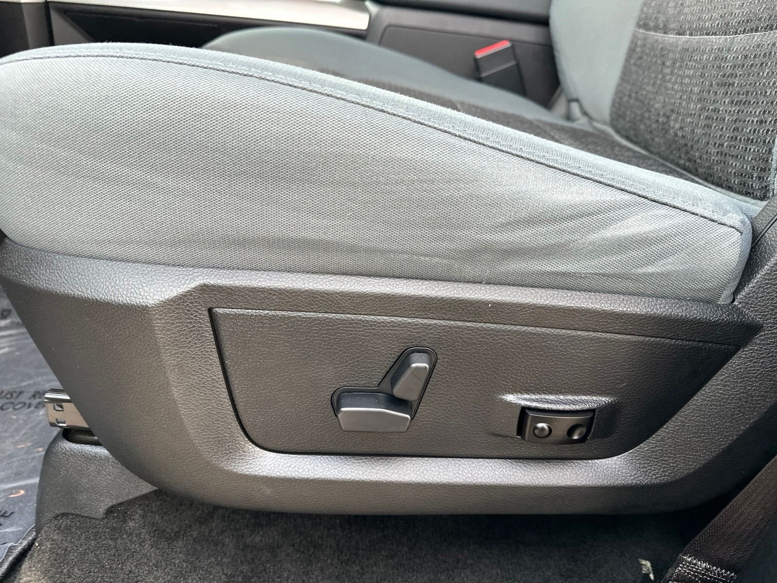 Used 2017 Silver Ram Big Horn image 16