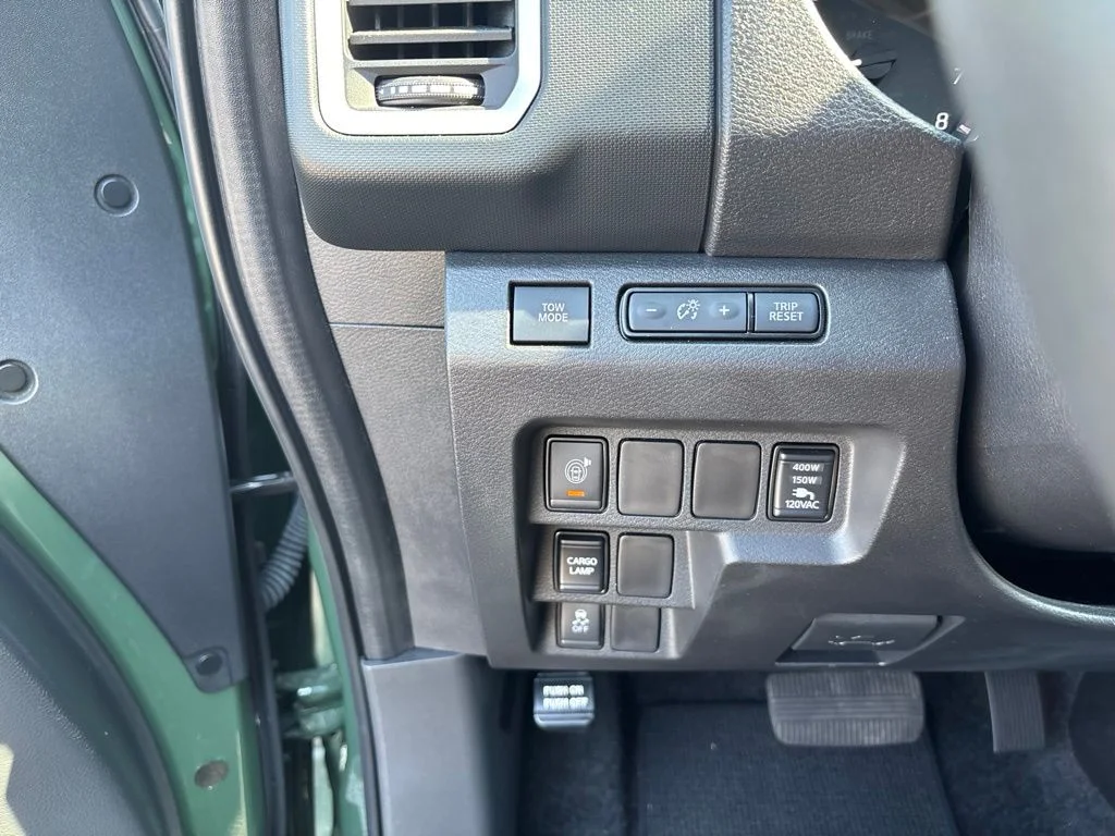 Used 2024 Green Nissan SL image 13