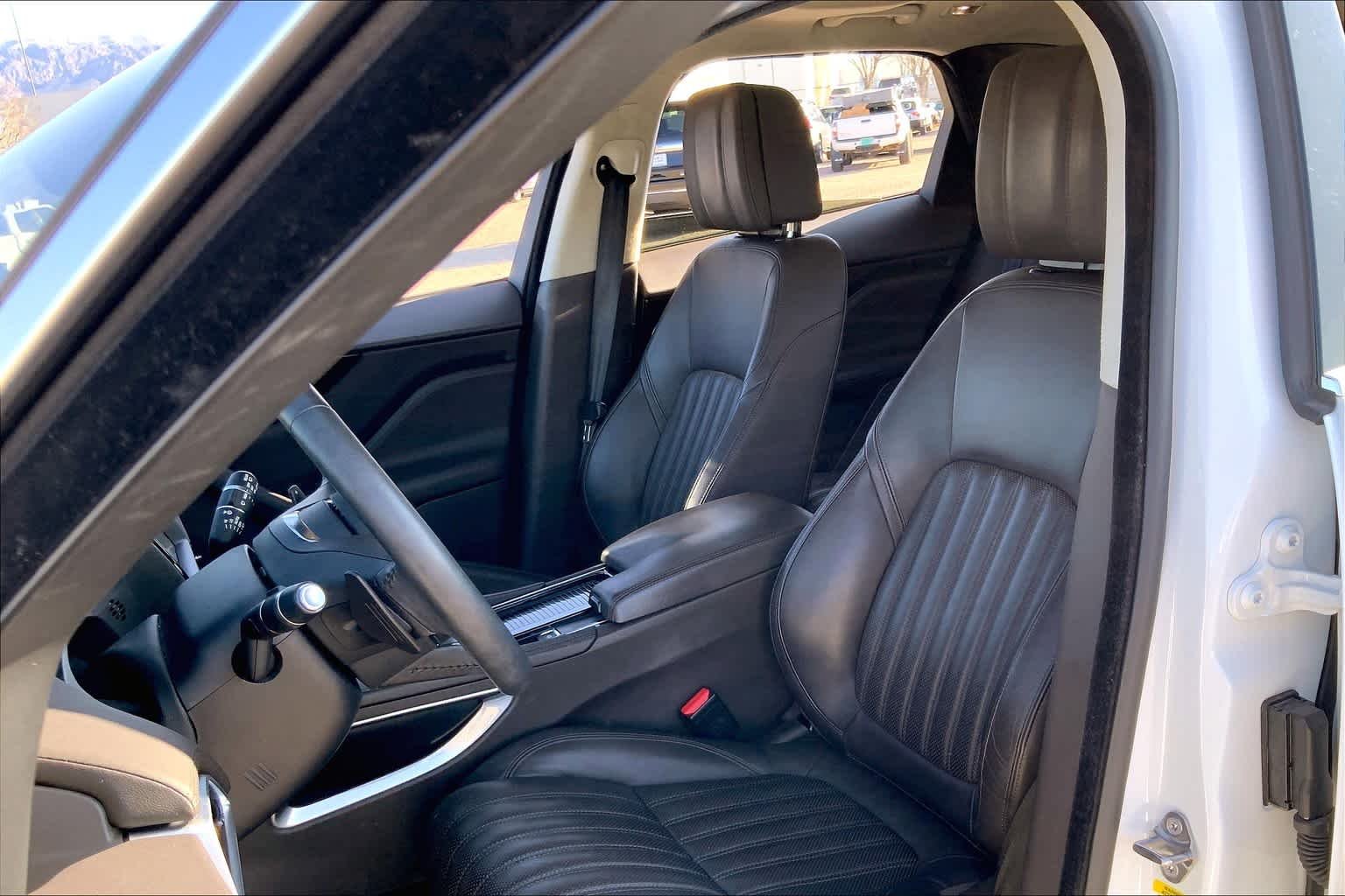 Used 2019 Yulong White Metallic Jaguar 30t Portfolio image 7