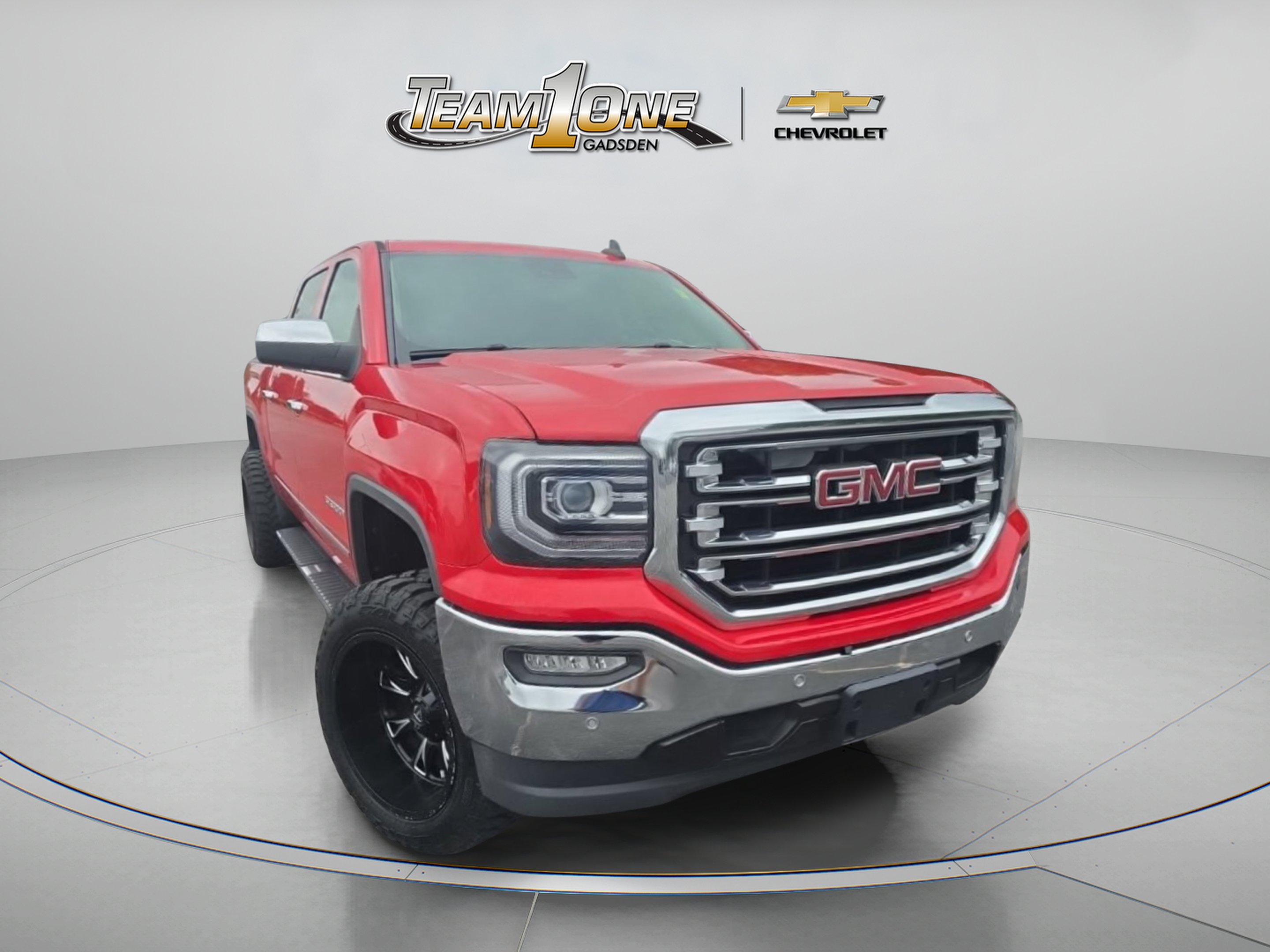 Used 2017 CARDINAL RED GMC SLT image 1