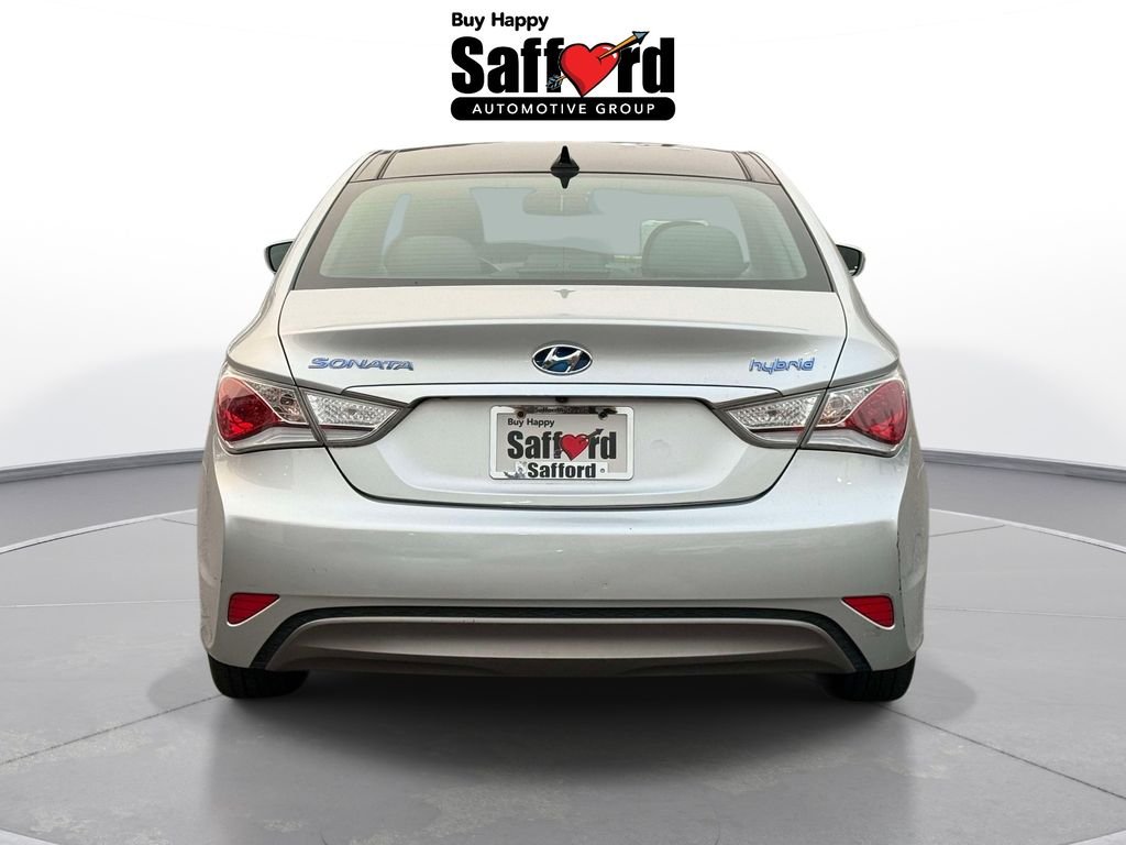 Used 2012 Silver Frost Metallic Hyundai Base image 7
