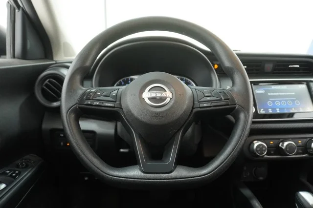 Used 2025  Nissan S image 20