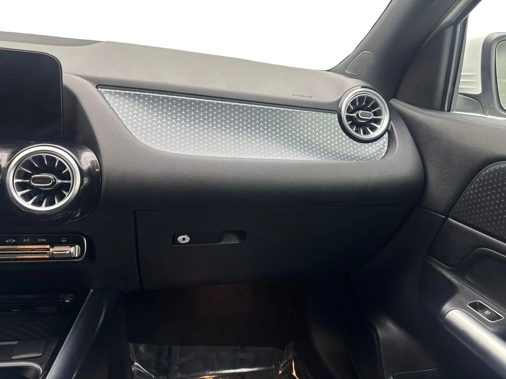 Used 2025 White Mercedes-Benz GLA 250 image 55