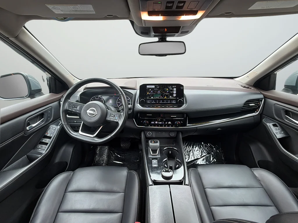 Used 2023 Gray Nissan SL image 9