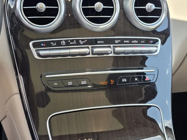 Used 2020 Polar White Mercedes-Benz GLC 300 image 22