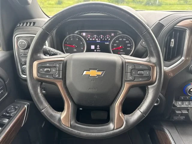 Used 2021 IRIDESCENT PEARL TRICOAT Chevrolet High Country image 17