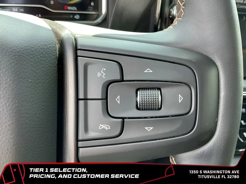 Used 2024 Sterling Metallic GMC AT4 image 33