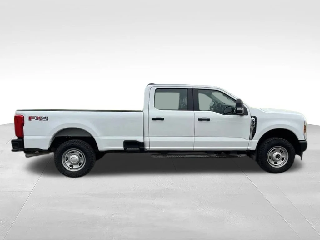 Used 2024 White Ford XL image 6