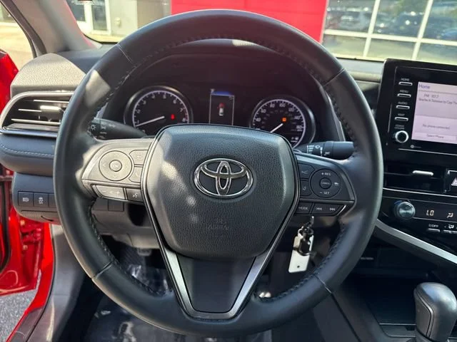 Used 2021 Supersonic Red Toyota SE image 18