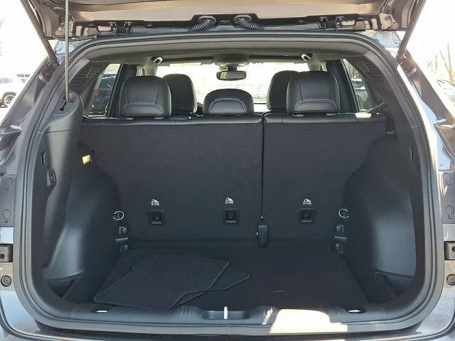 Used 2023 Gray Jeep Limited image 28