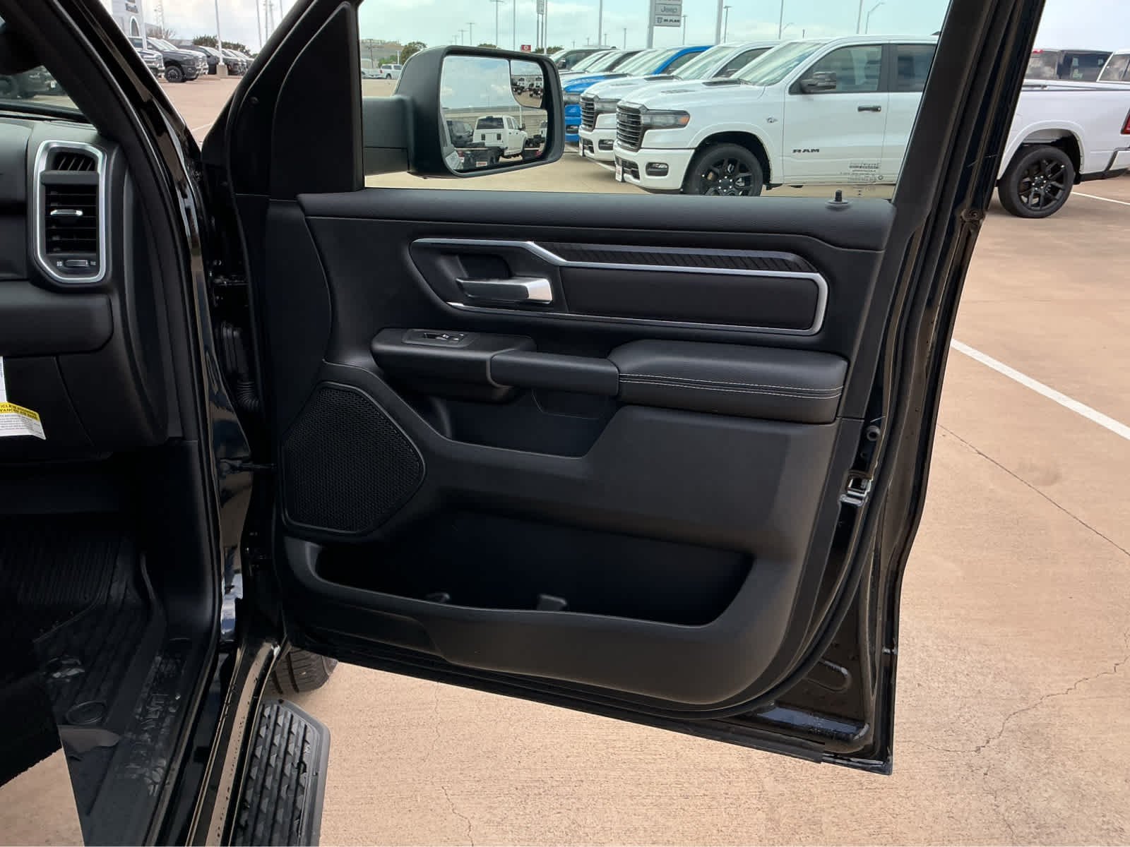New 2026 Diamond Black Crystal Pearl-Coat Exterior Paint RAM Lone Star image 23