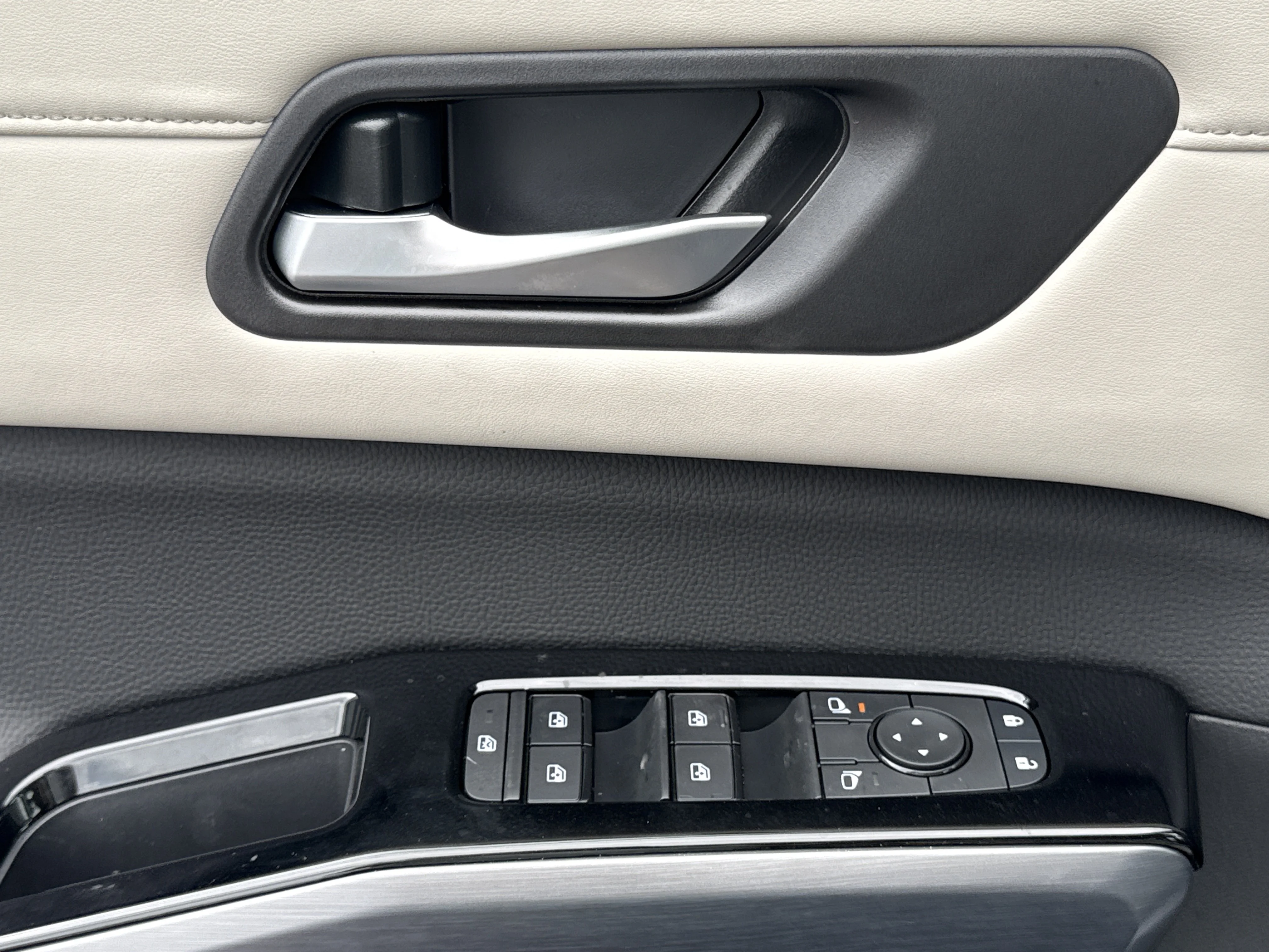 New 2026 Gun Metallic Nissan SL 4WD image 16