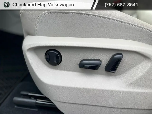 Used 2026 Opal White Pearl Volkswagen 2.0T SE image 23
