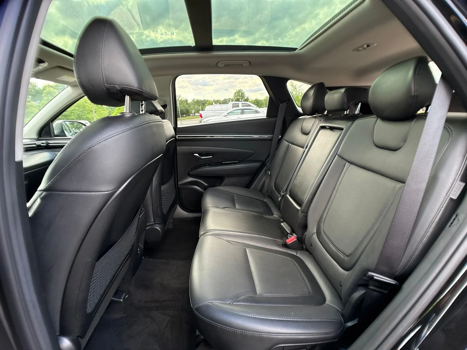 Used 2024 Black Hyundai Limited image 7