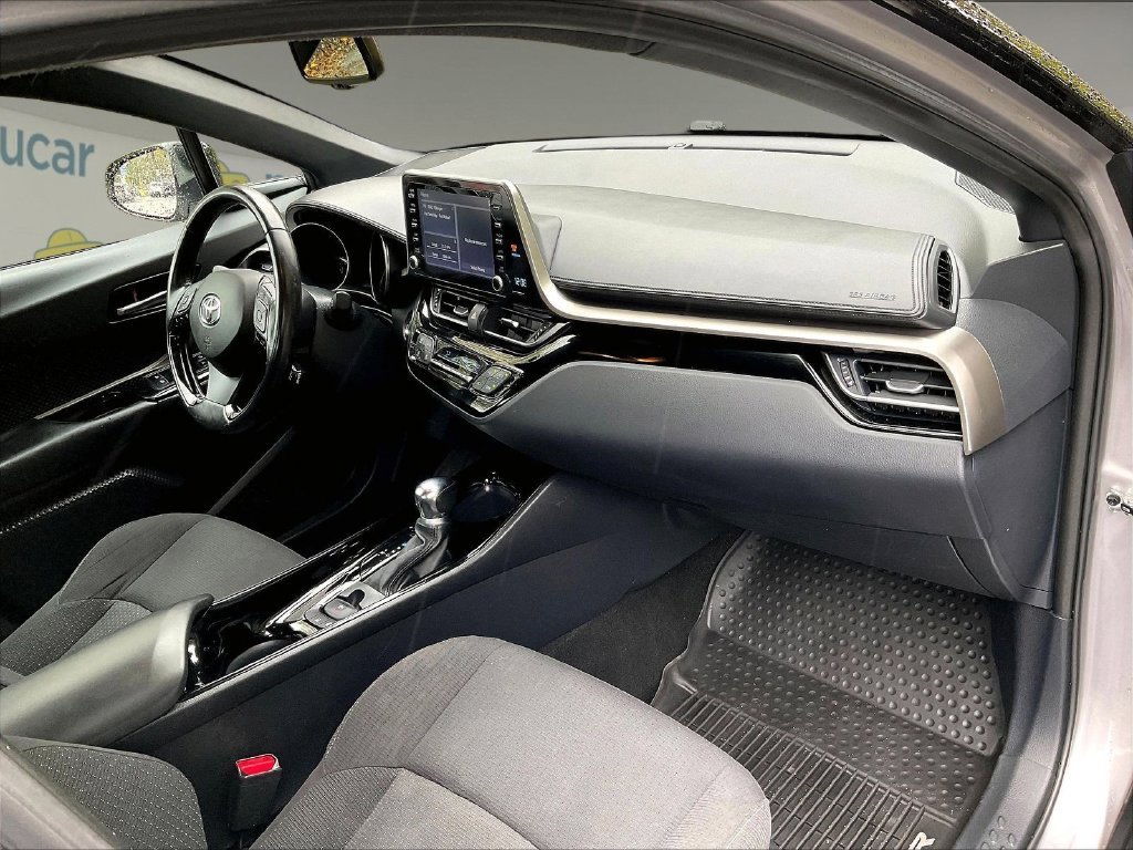 Used 2019 Silver Toyota XLE image 13